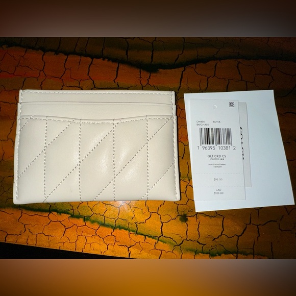 Coach Essential Card Cade with Pillow Quilting in Chalk - Picture 5 of 5